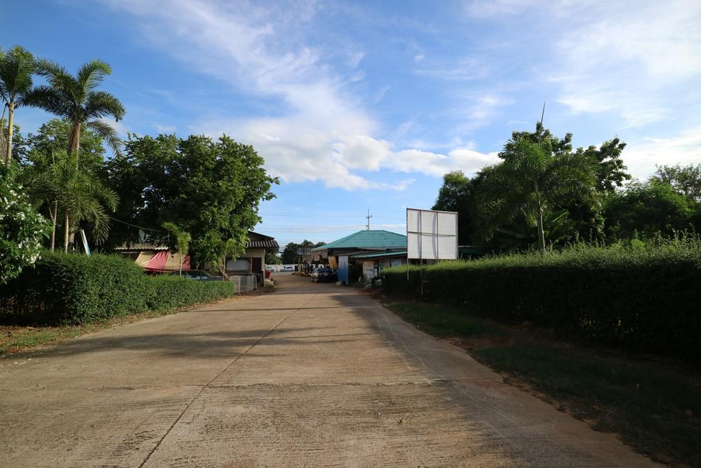 Pob Choke Residences Sattahip Bagian luar foto